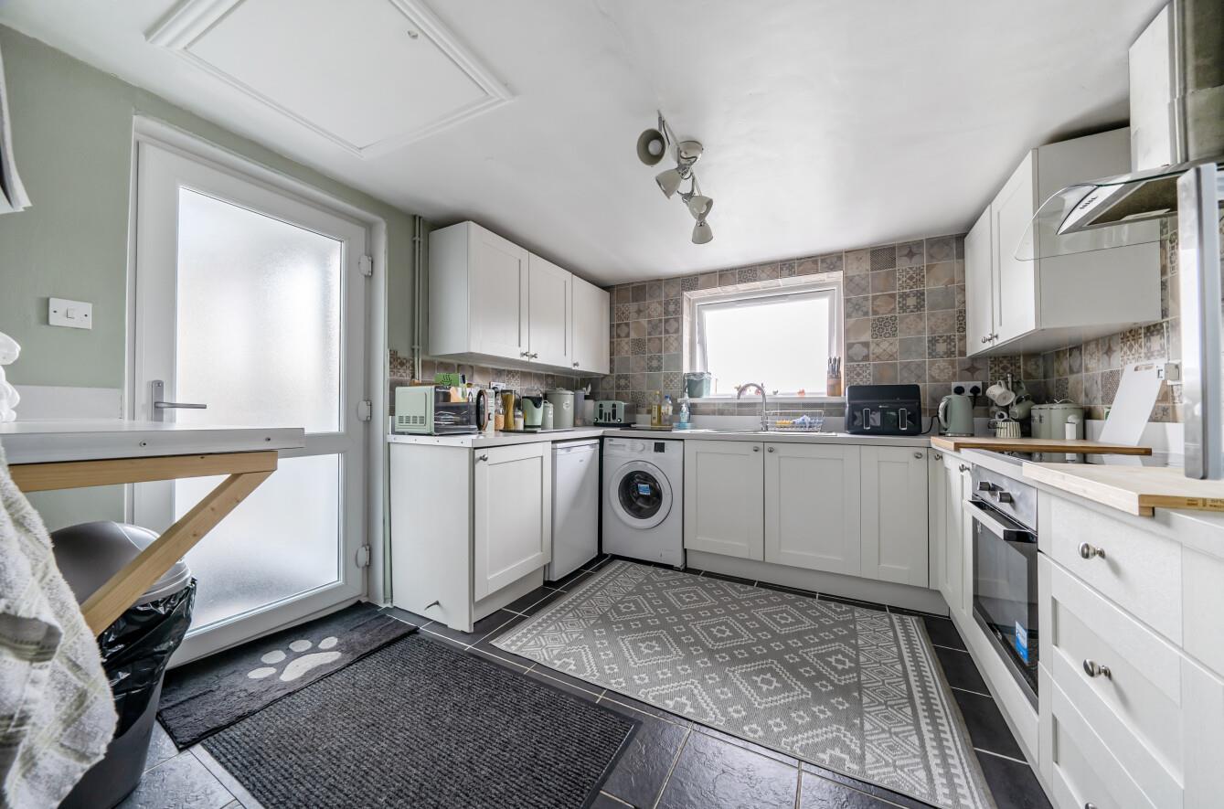 Neath Road, Ystradgynlais, Swansea, SA9 1PR